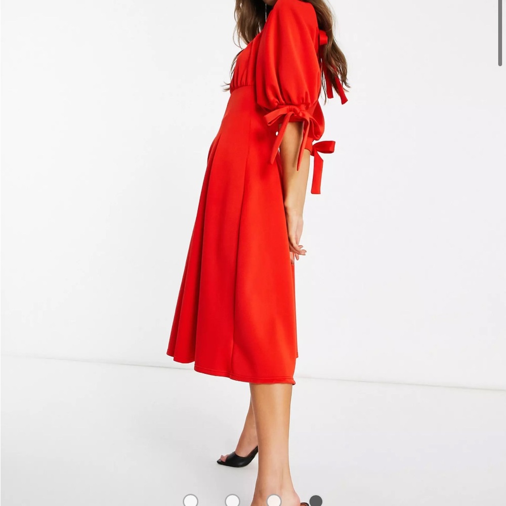 Elegant Red Midi Dress - Picture 4 of 12